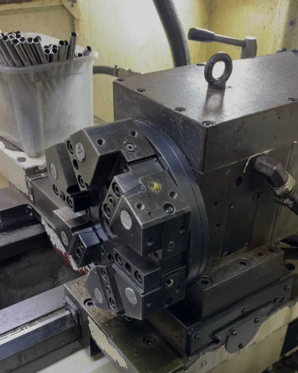 Пост из канала mexanika_smoke Сегодня хотели рассказать вам про замену Револьверной Головки на станке с ЧПУ | HOOKAH-HOUSE | Доставка и аренда кальянов Сегодня хотели рассказать вам про замену Револьверной Головки на станке с ЧПУ