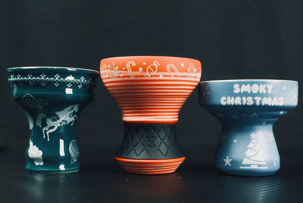 Собрал всю коллекцию новогодних чашек :)