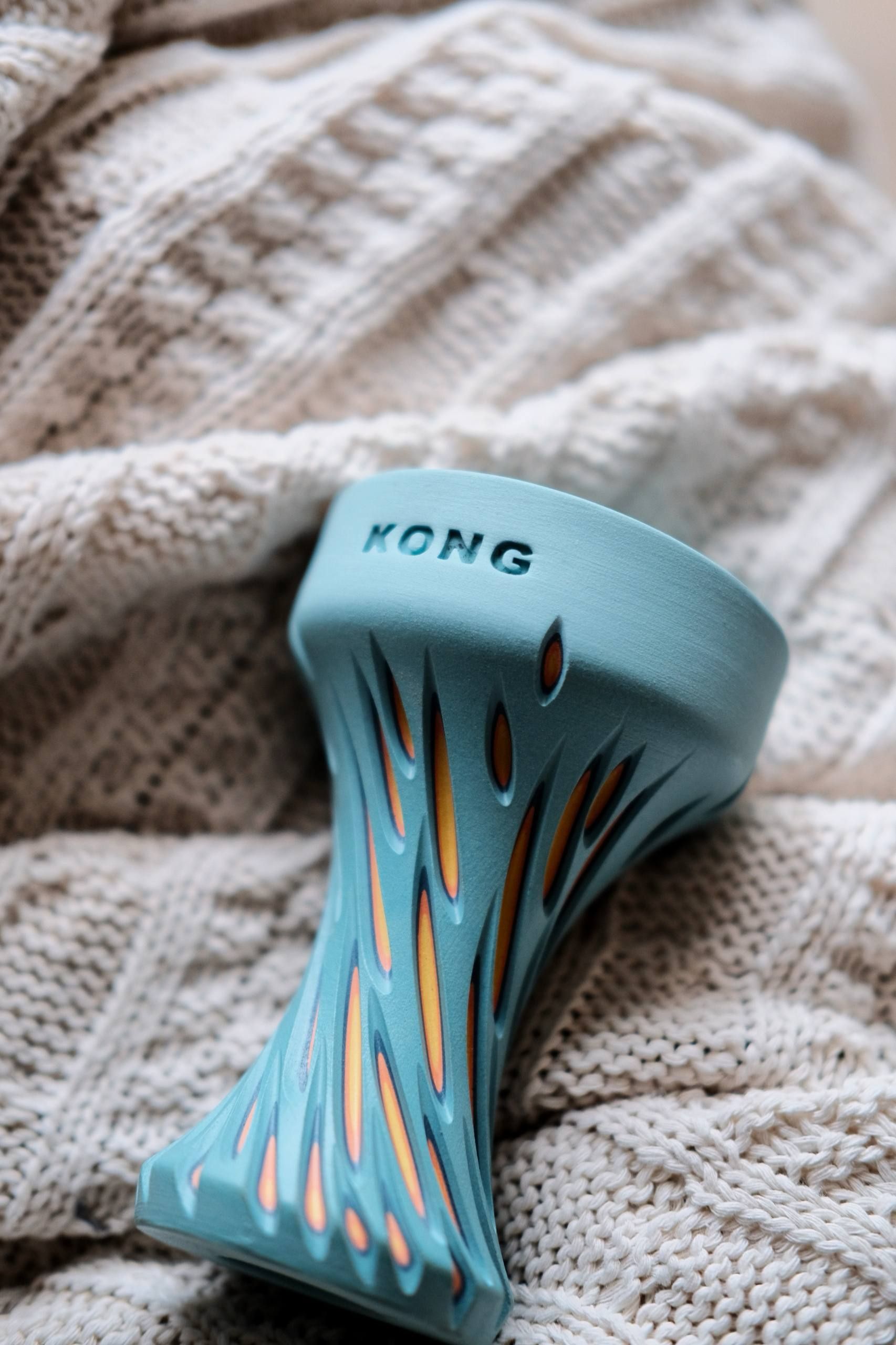 В прошлый раз показывал KONG Ice, сегодня же у нас Razor Blue.